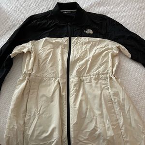 Women’s North Face rain slicker size small